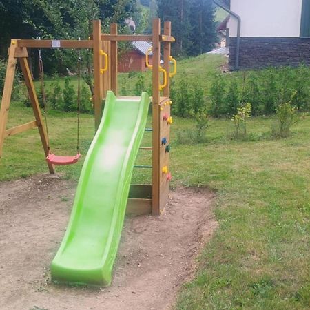 Penzion "V Zeleny" Рокитніце-над-Їзероу Екстер'єр фото